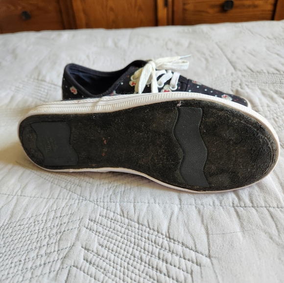 Minnie Mouse shoes - Picture 3 of 7